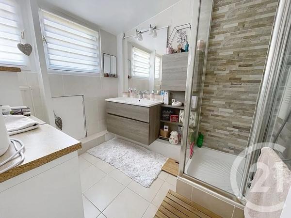 Maison à vendre  5 pièces - 94 m 2   LA QUEUE EN BRIE  - 94