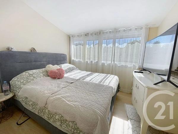 Maison à vendre  5 pièces - 94 m 2   LA QUEUE EN BRIE  - 94