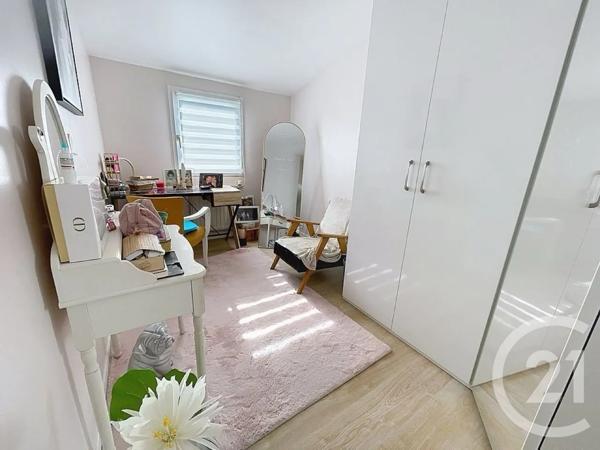 Maison à vendre  5 pièces - 94 m 2   LA QUEUE EN BRIE  - 94