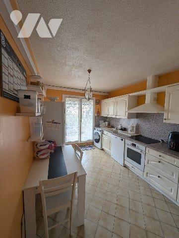 A VENDRE, 13011 MARSEILLE, QUARTIER LA POMME,Appartement de type 4 avec terrasse et place de parking