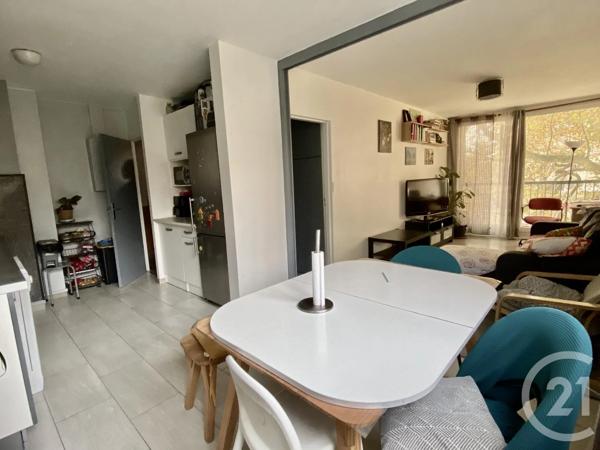 Appartement F3 à vendre  3 pièces - 58 m 2   SAVIGNY SUR ORGE  - 91
