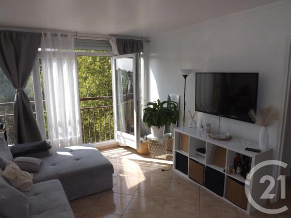 Appartement F3 à vendre  3 pièces - 58 m 2   SAVIGNY SUR ORGE  - 91