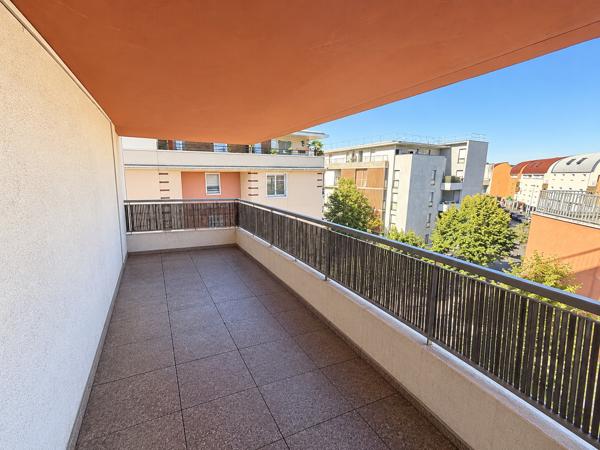 BOBIGNY JEAN ROSTAND - Duplex 4 pièces dernier étage 2 terrasses Parking