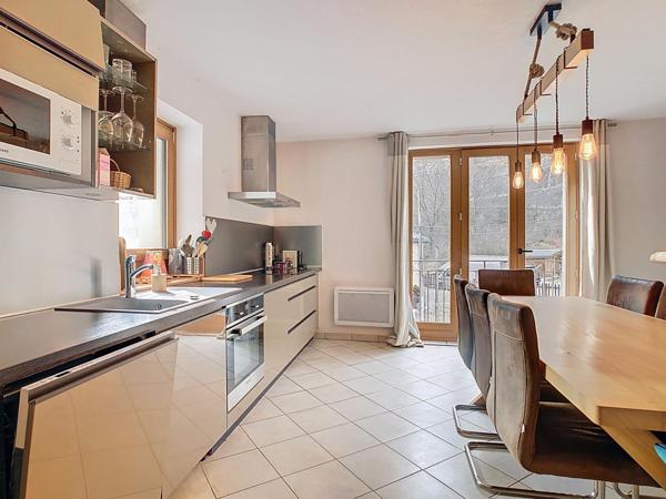 Appartement 3 chambres / Cave 40 m2