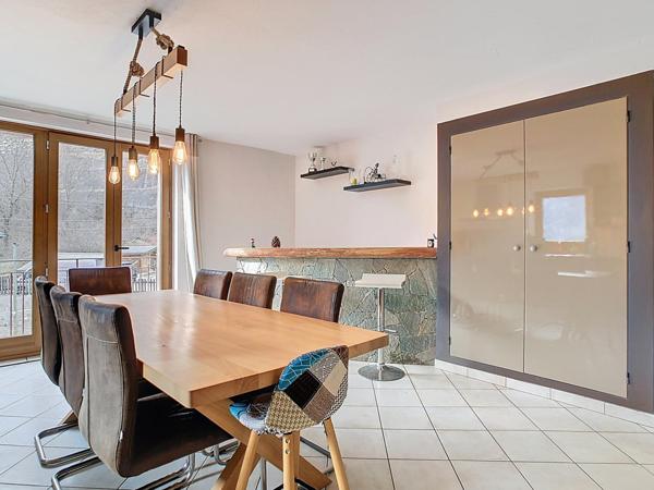 Appartement 3 chambres / Cave 40 m2