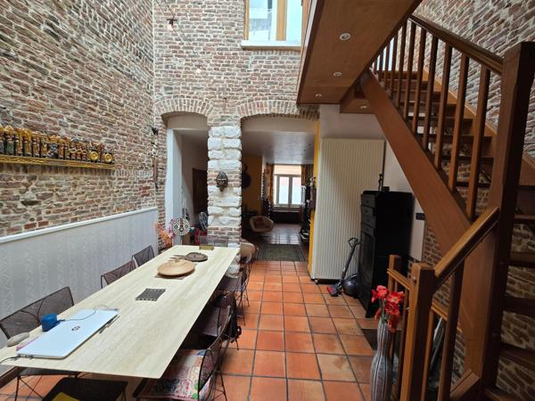 À vendre – Maison de caractère dans le Vieux Lille – 109 m² habitables – 3 chambres – Cave voûtée – Garage en option
