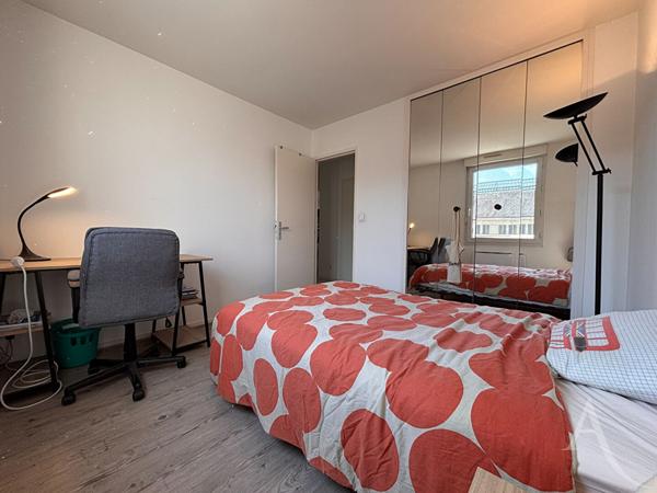 Appartement 3 pièces avec deux garages et cave !