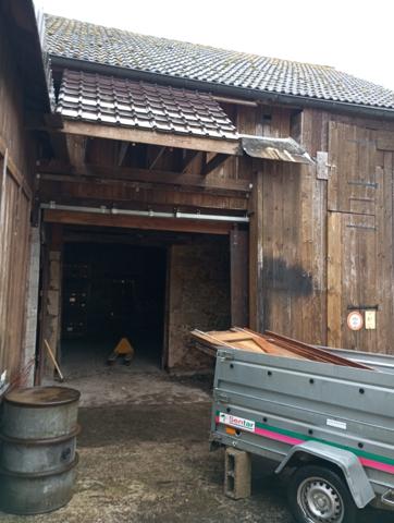 Saint-Jean-de-Chevelu (73170) GRANGE DE 100 M² SOL AVEC GARAGE ET COUR DE 30 M²