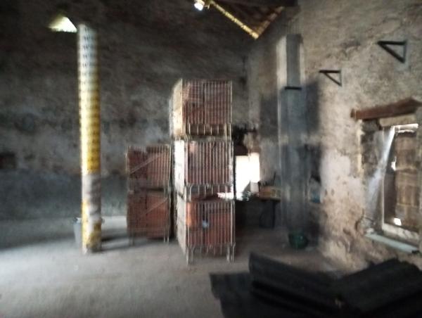 Saint-Jean-de-Chevelu (73170) GRANGE DE 100 M² SOL AVEC GARAGE ET COUR DE 30 M²