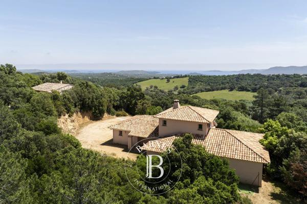 Porto-Vecchio, Villa 5 Chambres -  184 m² à vendre