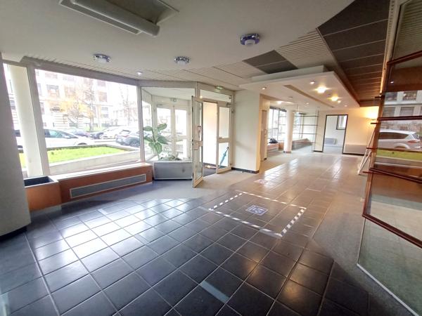 Local commercial - 164 m2 - Emplacement de choix - Grande vi