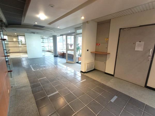 Local commercial - 164 m2 - Emplacement de choix - Grande vi