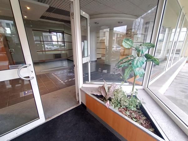 Local commercial - 164 m2 - Emplacement de choix - Grande vi
