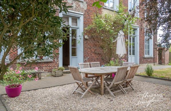 MAISON BOURGEOISE DE CARACTERE SUR 2 445m2
