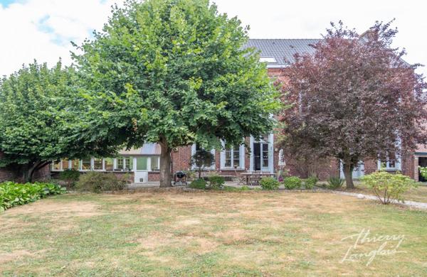 MAISON BOURGEOISE DE CARACTERE SUR 2 445m2