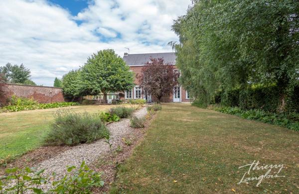 MAISON BOURGEOISE DE CARACTERE SUR 2 445m2