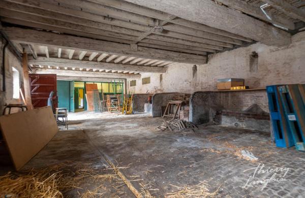 MAISON BOURGEOISE DE CARACTERE SUR 2 445m2