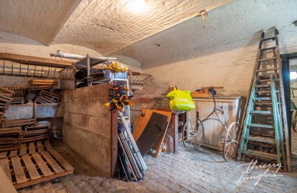 MAISON BOURGEOISE DE CARACTERE SUR 2 445m2