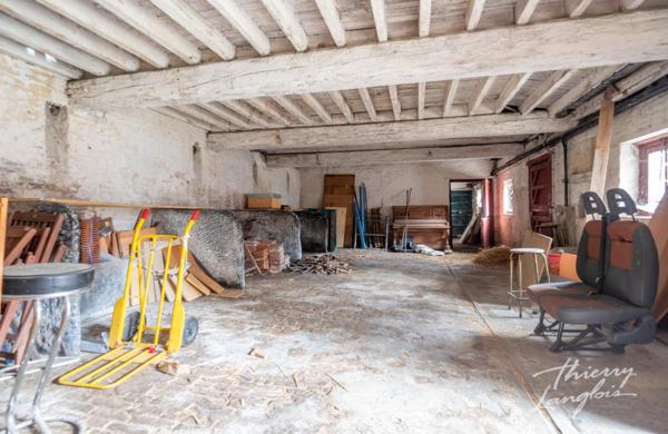 MAISON BOURGEOISE DE CARACTERE SUR 2 445m2