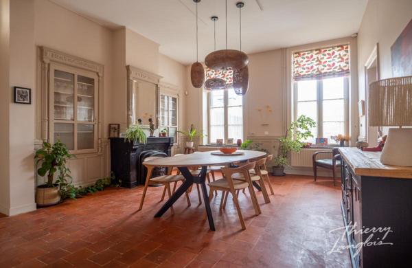 MAISON BOURGEOISE DE CARACTERE SUR 2 445m2