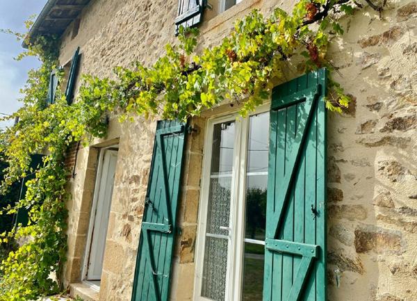 Maison à vendre    5 pièces •  Peyrilhac