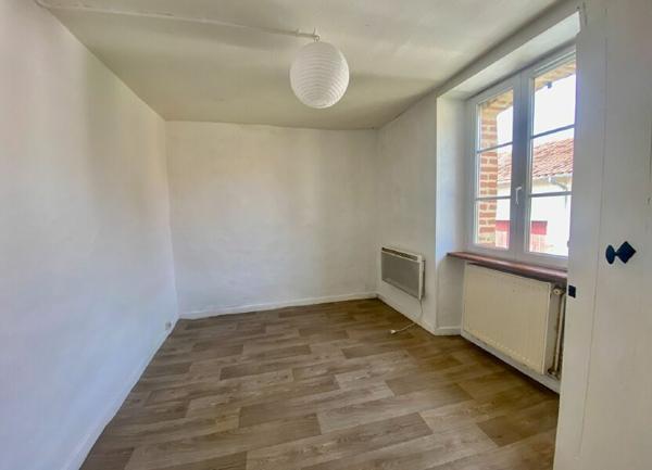 Maison à vendre    5 pièces •  Peyrilhac