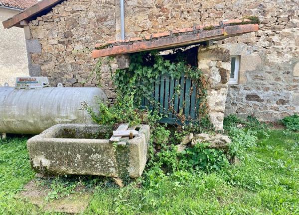 Maison à vendre    5 pièces •  Peyrilhac