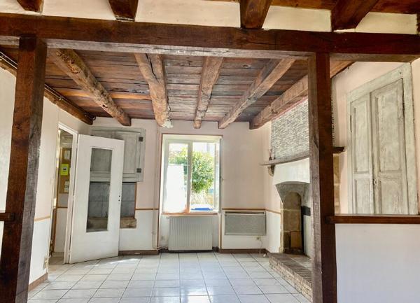 Maison à vendre    5 pièces •  Peyrilhac