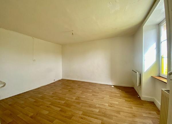 Maison à vendre    5 pièces •  Peyrilhac