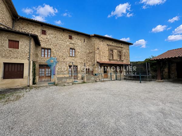 Maison de village
                                                                                                                                                                                                                                                                                                                        4 pièce(s)                                                                                                                                                                                                          3 chambre(s)                                                                                                                                                                                                          120  m²