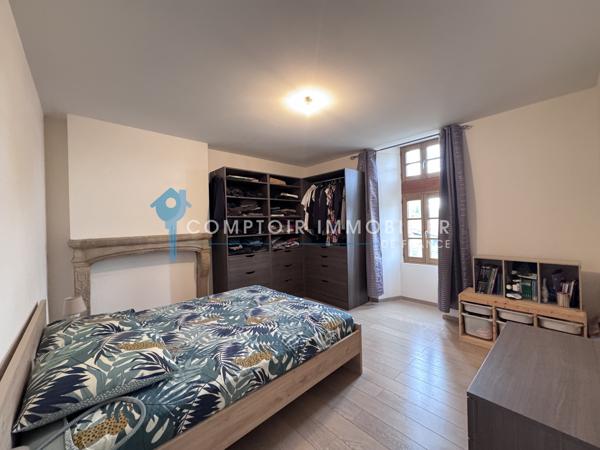 Maison de village
                                                                                                                                                                                                                                                                                                                        4 pièce(s)                                                                                                                                                                                                          3 chambre(s)                                                                                                                                                                                                          120  m²