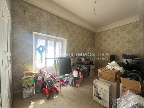 Maison de village
                                                                                                                                                                                                                                                                                                                        4 pièce(s)                                                                                                                                                                                                          3 chambre(s)                                                                                                                                                                                                          120  m²
