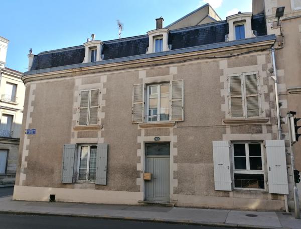 CENTRE-VILLE DE POITIERS - MAISON T 8 Poitiers (86000)