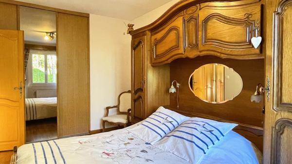 Maison
                                                                                                                                                                                                                                                                                                                        4 pièce(s)                                                                                                                                                                                                          3 chambre(s)                                                                                                                                                                                                          90  m²