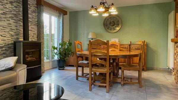 Maison
                                                                                                                                                                                                                                                                                                                        4 pièce(s)                                                                                                                                                                                                          3 chambre(s)                                                                                                                                                                                                          90  m²