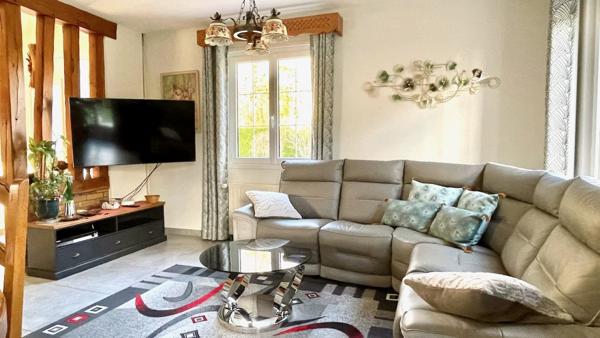Maison
                                                                                                                                                                                                                                                                                                                        4 pièce(s)                                                                                                                                                                                                          3 chambre(s)                                                                                                                                                                                                          90  m²