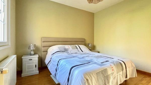 Maison
                                                                                                                                                                                                                                                                                                                        4 pièce(s)                                                                                                                                                                                                          3 chambre(s)                                                                                                                                                                                                          90  m²