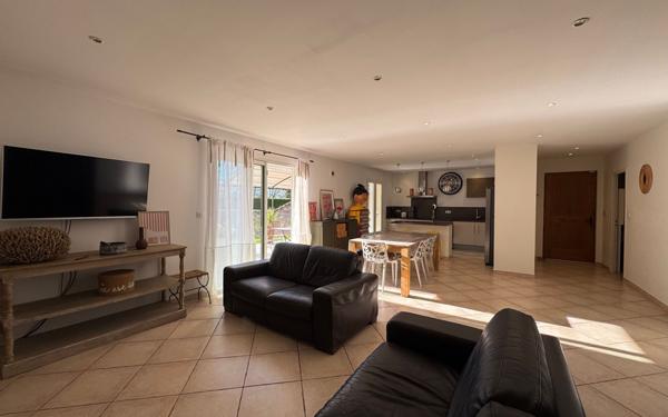 Maison à vendre    5 pièces •  Aubignan