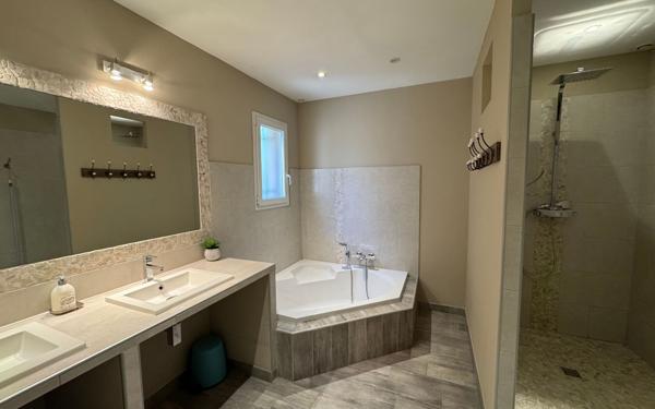 Maison à vendre    5 pièces •  Aubignan