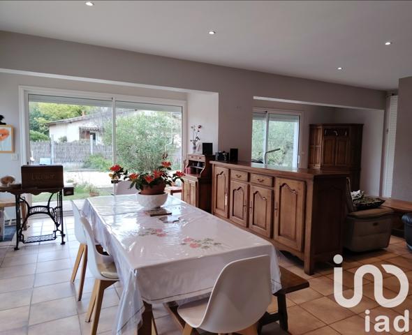 Maison à vendre 7 pièces 193 m² Léognan