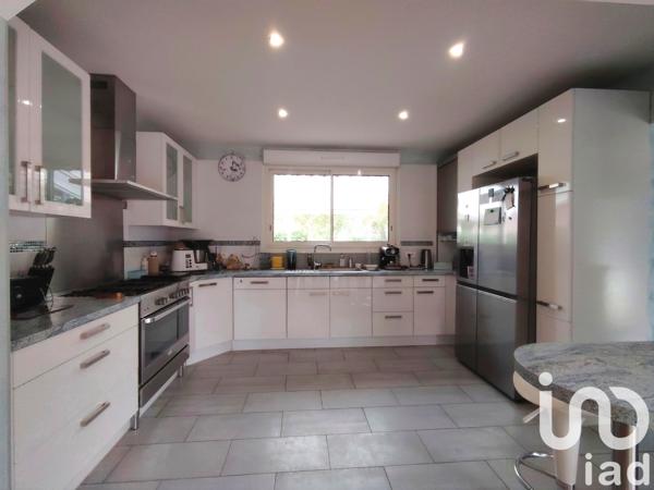 Maison à vendre 7 pièces 193 m² Léognan