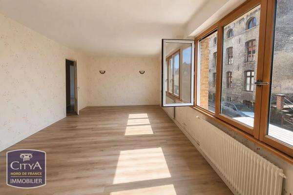 Appartement à louer 3 pièces 72m² Saint-Omer (62500)