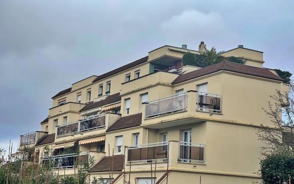 Appartement à vendre    1 pièce • 30,44 m2 Livry-Gargan