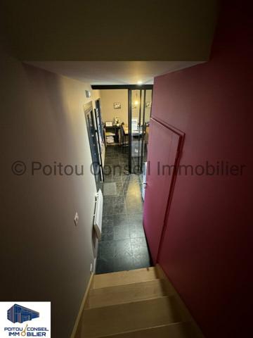 LOCAL COMMERCIAL ZONE MENDES FRANCE CHAURAY NIORT 60m2