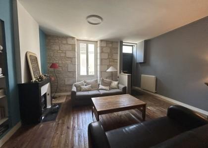 Exclusivité, saint gelais, pavillon plain-pied 2013, trois chambres, garage et terrain de 550 m² environ