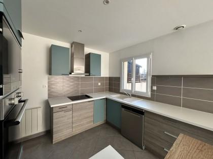 Exclusivité, saint gelais, pavillon plain-pied 2013, trois chambres, garage et terrain de 550 m² environ