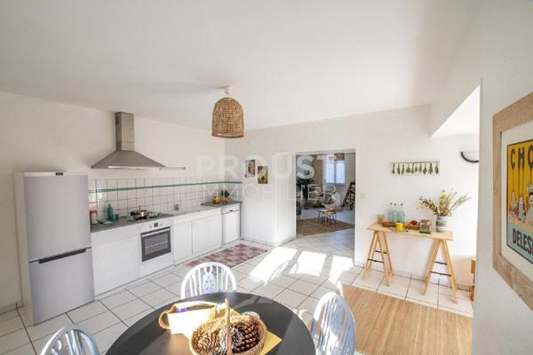 Au coeur de champdeniers maison de bourg de 115 m² avec jardin et garage