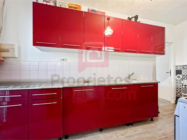 CARROS - MAISON À VENDRE -  80 m2 habitable + Terrain constructible de + de 2000 m2