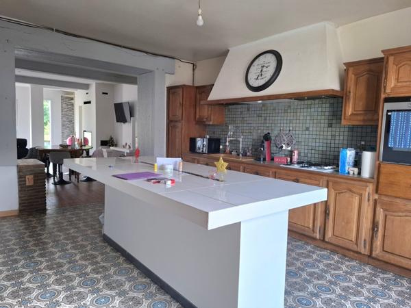 À vendre - Maison individuelle, 7 pièces située à René (72260)