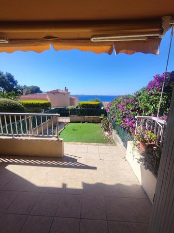 Studio vue mer avec jardin, cave et stationnement